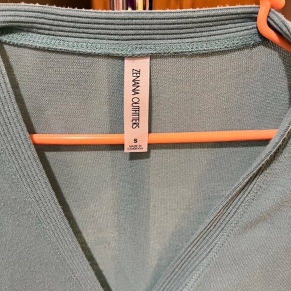 Cardigan bundle - Picture 9 of 14